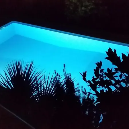 Moderne In Mit Garten, Grill Und Whirlpool Appartement *